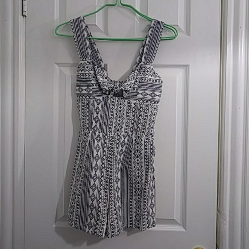 Navy & Cream Print Romper - Picture 3 of 3